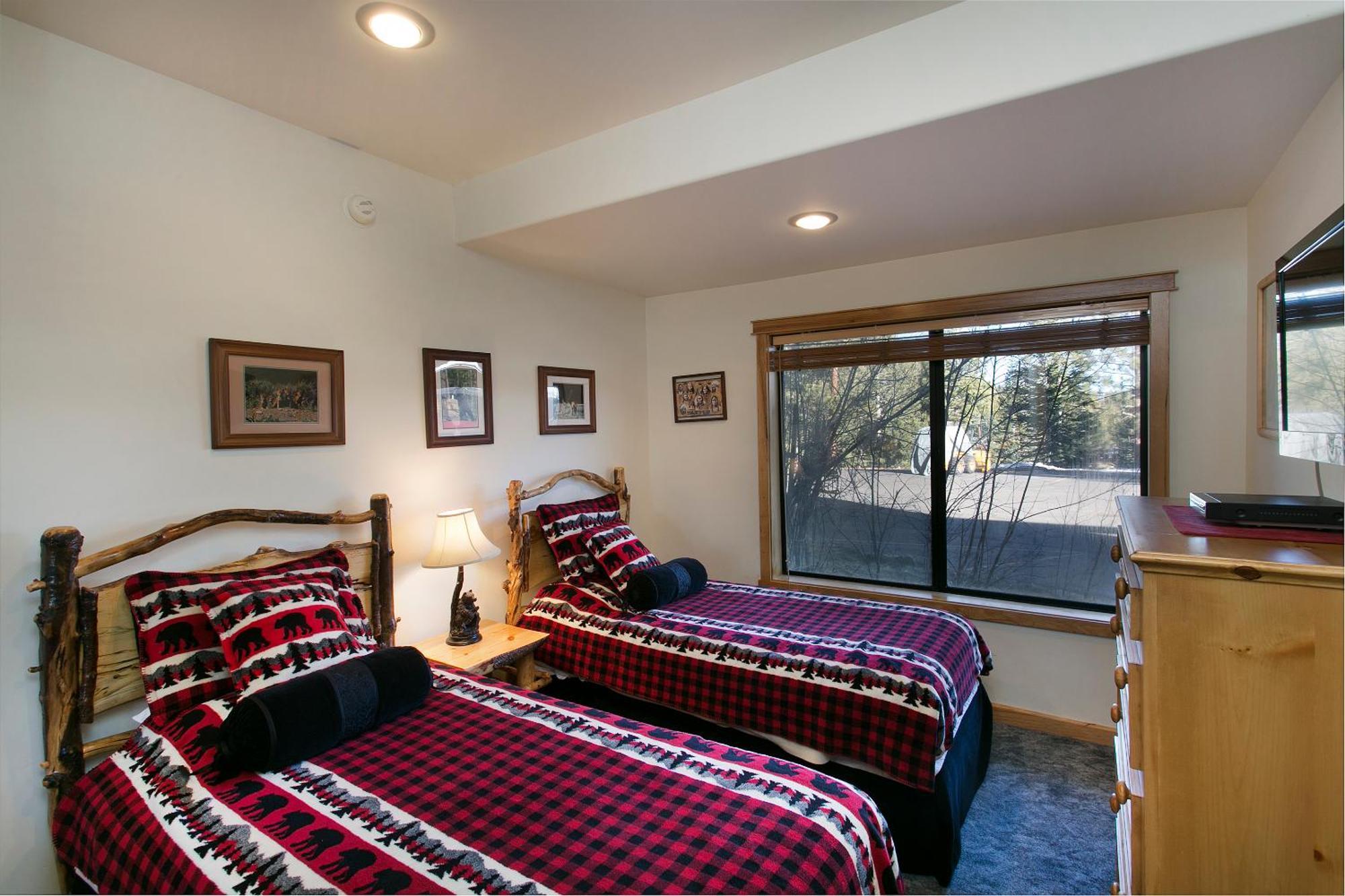 Val D'Isere At The Village By 101 Great Escapes Mammoth Lakes Room photo
